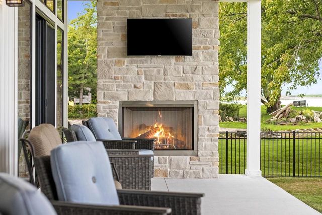 1751 EAST SHORE CIRCLE, Green Bay, WI 54302