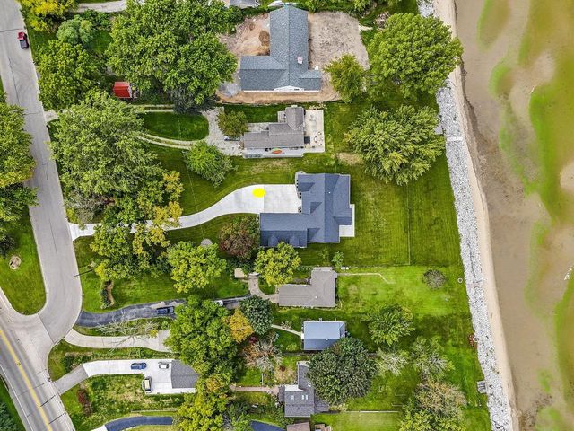 1751 EAST SHORE CIRCLE, Green Bay, WI 54302