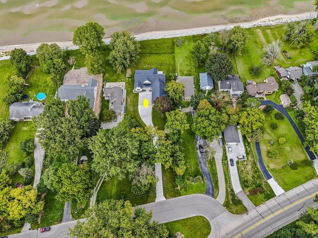 1751 EAST SHORE CIRCLE, Green Bay, WI 54302