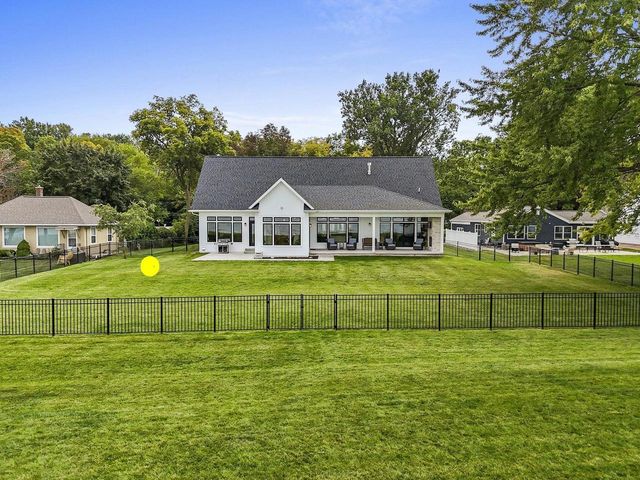 1751 EAST SHORE CIRCLE, Green Bay, WI 54302