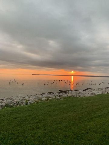 1751 EAST SHORE CIRCLE, Green Bay, WI 54302