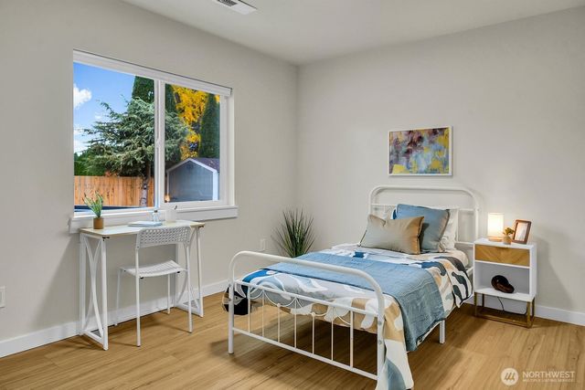 1001 8th Avenue NW, Puyallup, WA 98371
