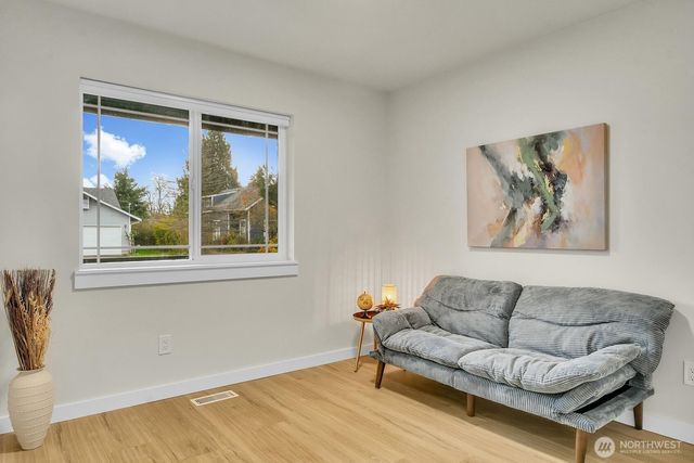 1001 8th Avenue NW, Puyallup, WA 98371