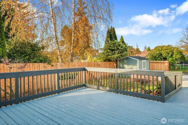 1001 8th Avenue NW, Puyallup, WA 98371