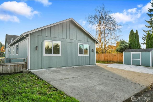 1001 8th Avenue NW, Puyallup, WA 98371
