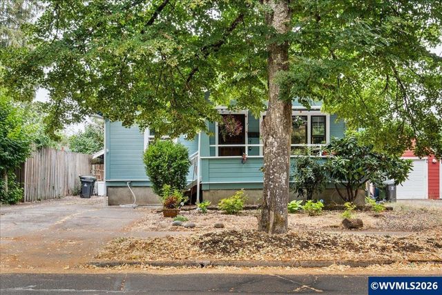 375 23rd St SE, Salem, OR 97301