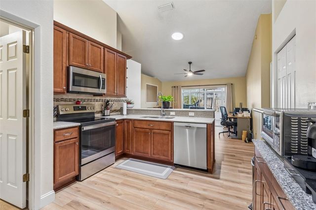 11029 STREAMSIDE DRIVE, Tampa, FL 33624