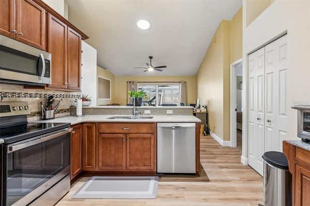 11029 STREAMSIDE DRIVE, Tampa, FL 33624