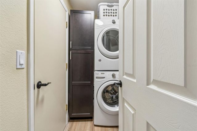 11029 STREAMSIDE DRIVE, Tampa, FL 33624