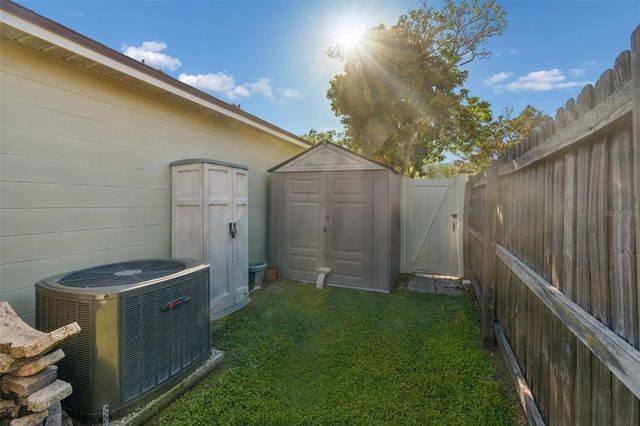 11029 STREAMSIDE DRIVE, Tampa, FL 33624