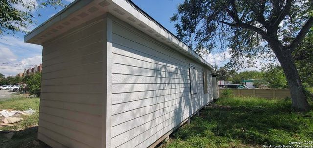 2010 Burnet St, San Antonio, TX 78202