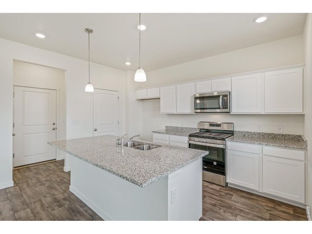 13927 Garnet Dr, Mead, CO 80504