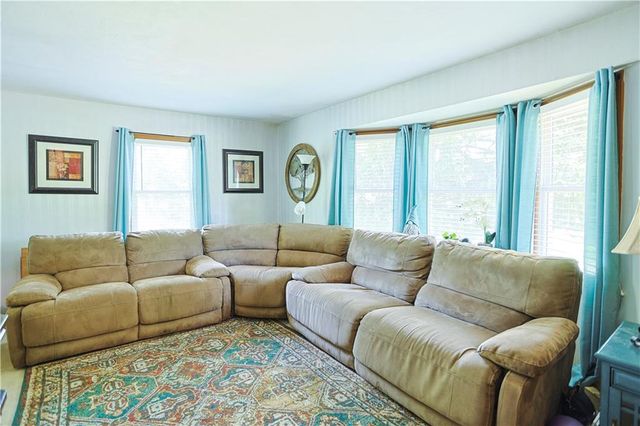 12019 E 39TH Terrace, Independence, MO 64052