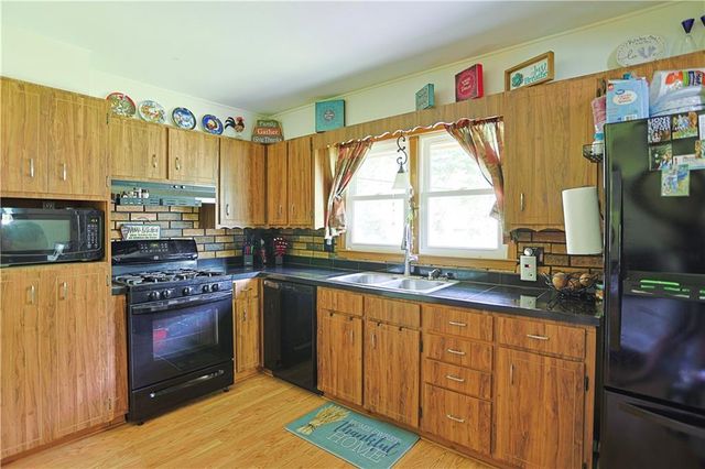 12019 E 39TH Terrace, Independence, MO 64052