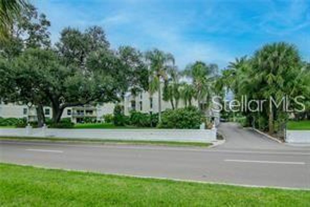 3325 BAYSHORE BOULEVARD B33, Tampa, FL 33629