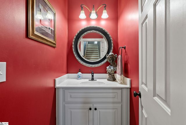 10 Knights Bridge Drive, Simpsonville, SC 29681