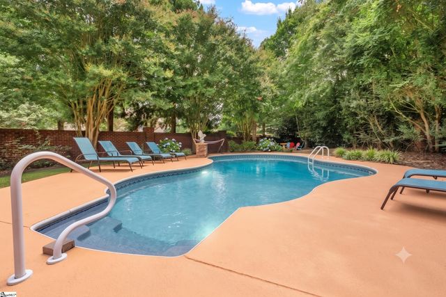 10 Knights Bridge Drive, Simpsonville, SC 29681