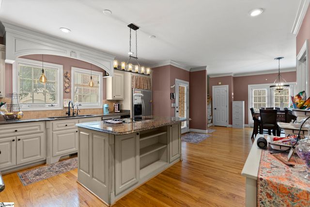 10 Knights Bridge Drive, Simpsonville, SC 29681