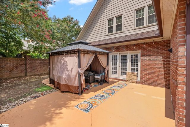 10 Knights Bridge Drive, Simpsonville, SC 29681