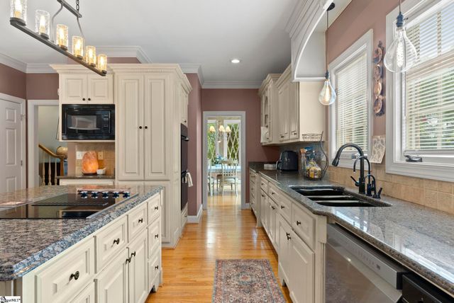 10 Knights Bridge Drive, Simpsonville, SC 29681