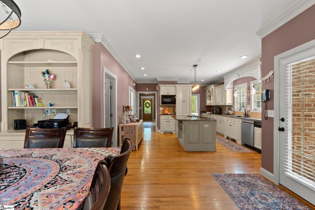 10 Knights Bridge Drive, Simpsonville, SC 29681
