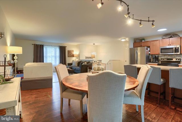 404 LITTLE JOHN DR, Dillsburg, PA 17019