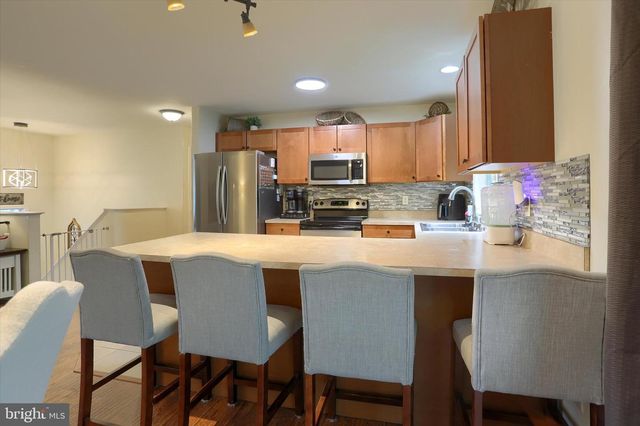 404 LITTLE JOHN DR, Dillsburg, PA 17019
