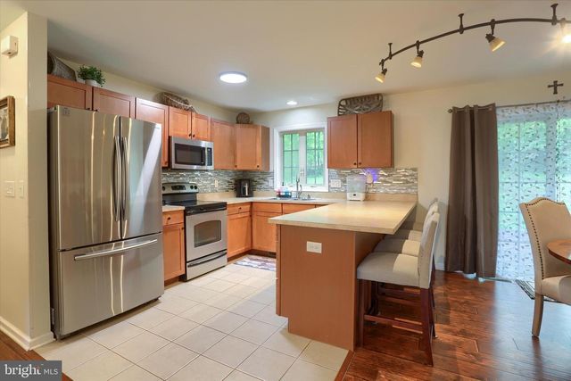 404 LITTLE JOHN DR, Dillsburg, PA 17019
