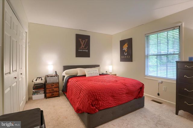 404 LITTLE JOHN DR, Dillsburg, PA 17019