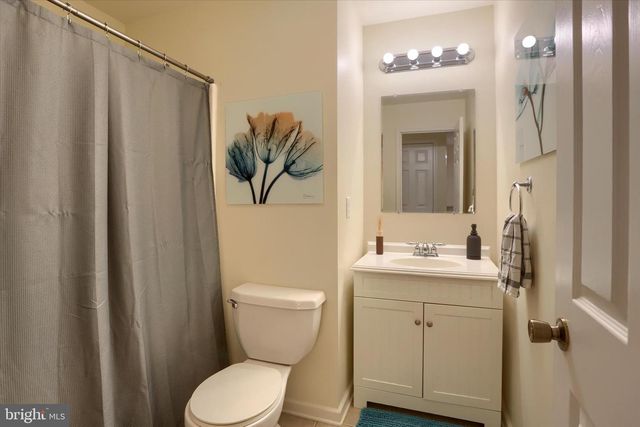 404 LITTLE JOHN DR, Dillsburg, PA 17019