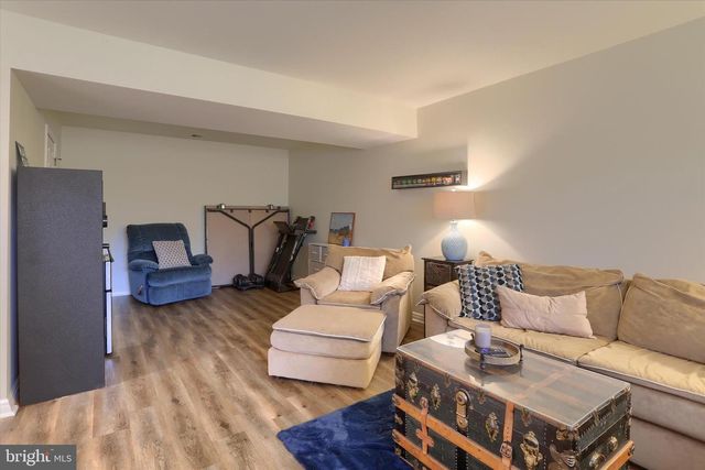 404 LITTLE JOHN DR, Dillsburg, PA 17019