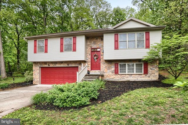 404 LITTLE JOHN DR, Dillsburg, PA 17019