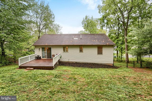 404 LITTLE JOHN DR, Dillsburg, PA 17019