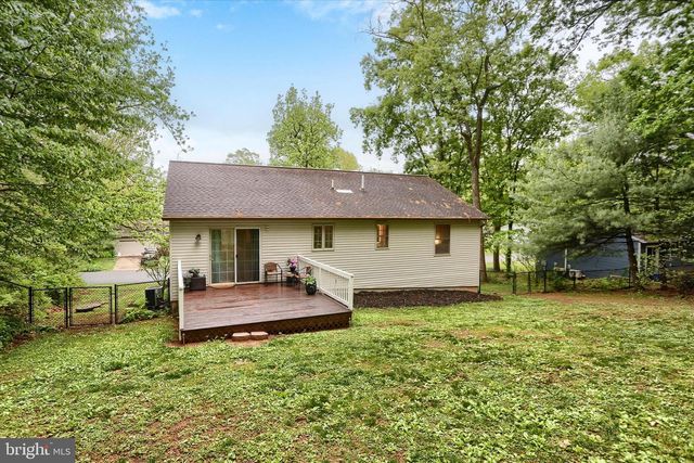 404 LITTLE JOHN DR, Dillsburg, PA 17019