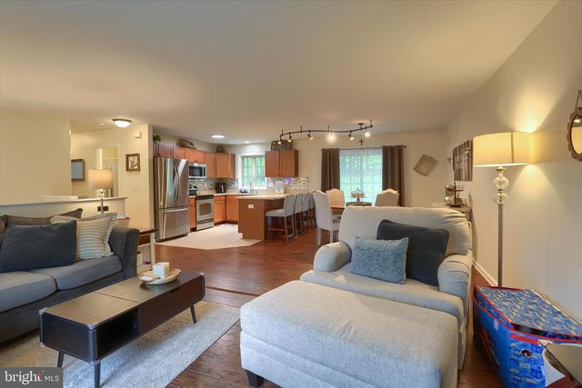404 LITTLE JOHN DR, Dillsburg, PA 17019