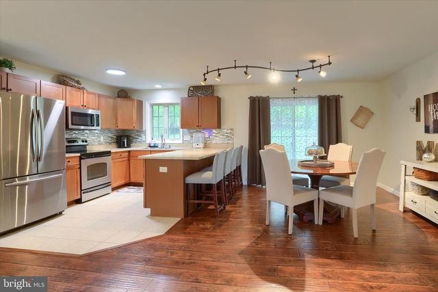 404 LITTLE JOHN DR, Dillsburg, PA 17019