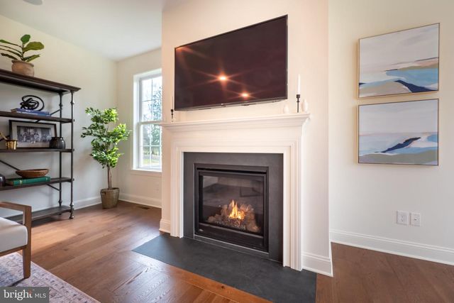 4630 OLD SAUCON RD, Bethlehem, PA 18015