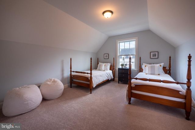 4630 OLD SAUCON RD, Bethlehem, PA 18015