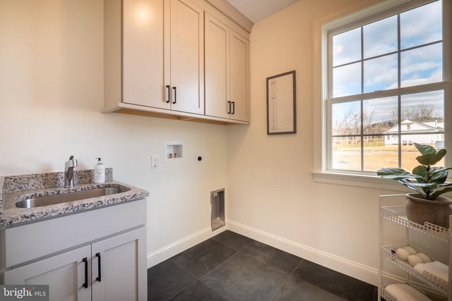 4630 OLD SAUCON RD, Bethlehem, PA 18015