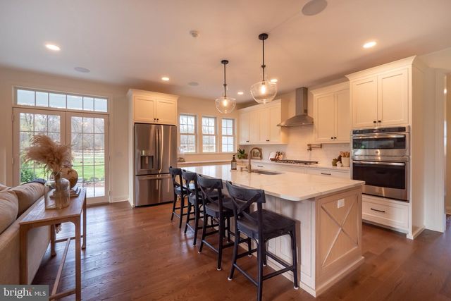 4630 OLD SAUCON RD, Bethlehem, PA 18015