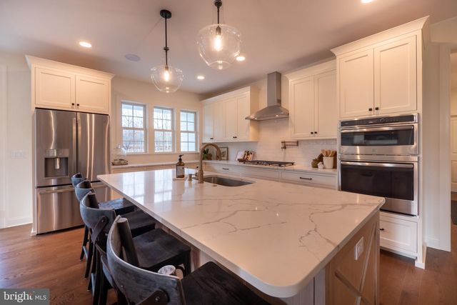 4630 OLD SAUCON RD, Bethlehem, PA 18015