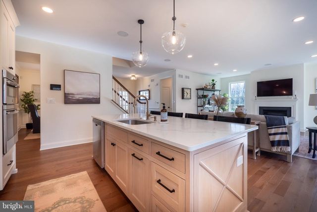 4630 OLD SAUCON RD, Bethlehem, PA 18015