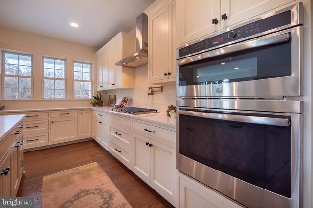 4630 OLD SAUCON RD, Bethlehem, PA 18015