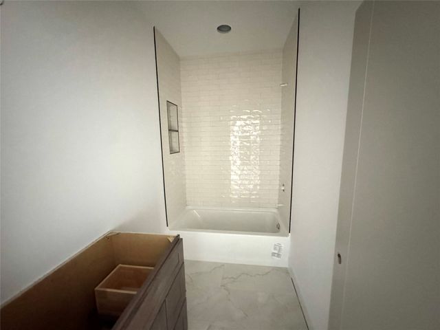 265 NW CopperLeaff Court, Waukee, IA 50263