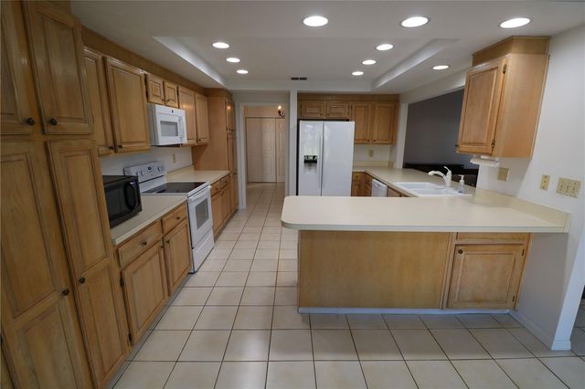 5424 SADDLEBROOK WAY, Wesley Chapel, FL 33543