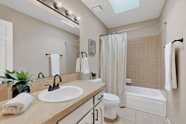 5516 Amistad Road NE, Albuquerque, NM 87111