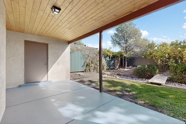 5516 Amistad Road NE, Albuquerque, NM 87111