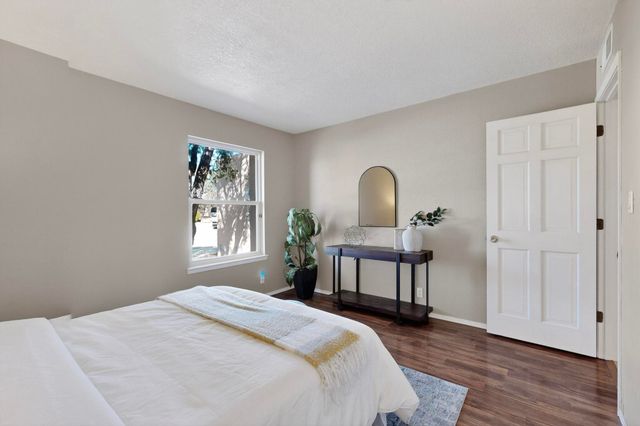 5516 Amistad Road NE, Albuquerque, NM 87111