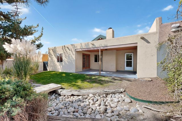 5516 Amistad Road NE, Albuquerque, NM 87111