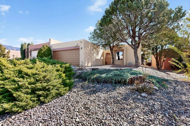 5516 Amistad Road NE, Albuquerque, NM 87111